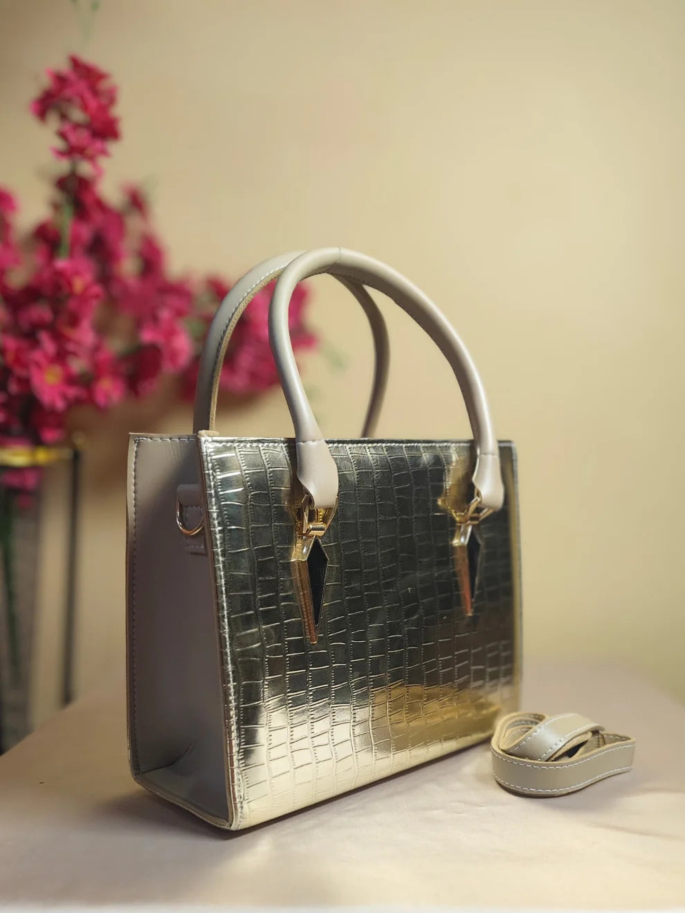 Glossy Croc-pattern Handbag-Golden