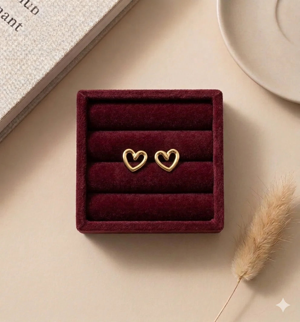 Gold Heart Studs✨