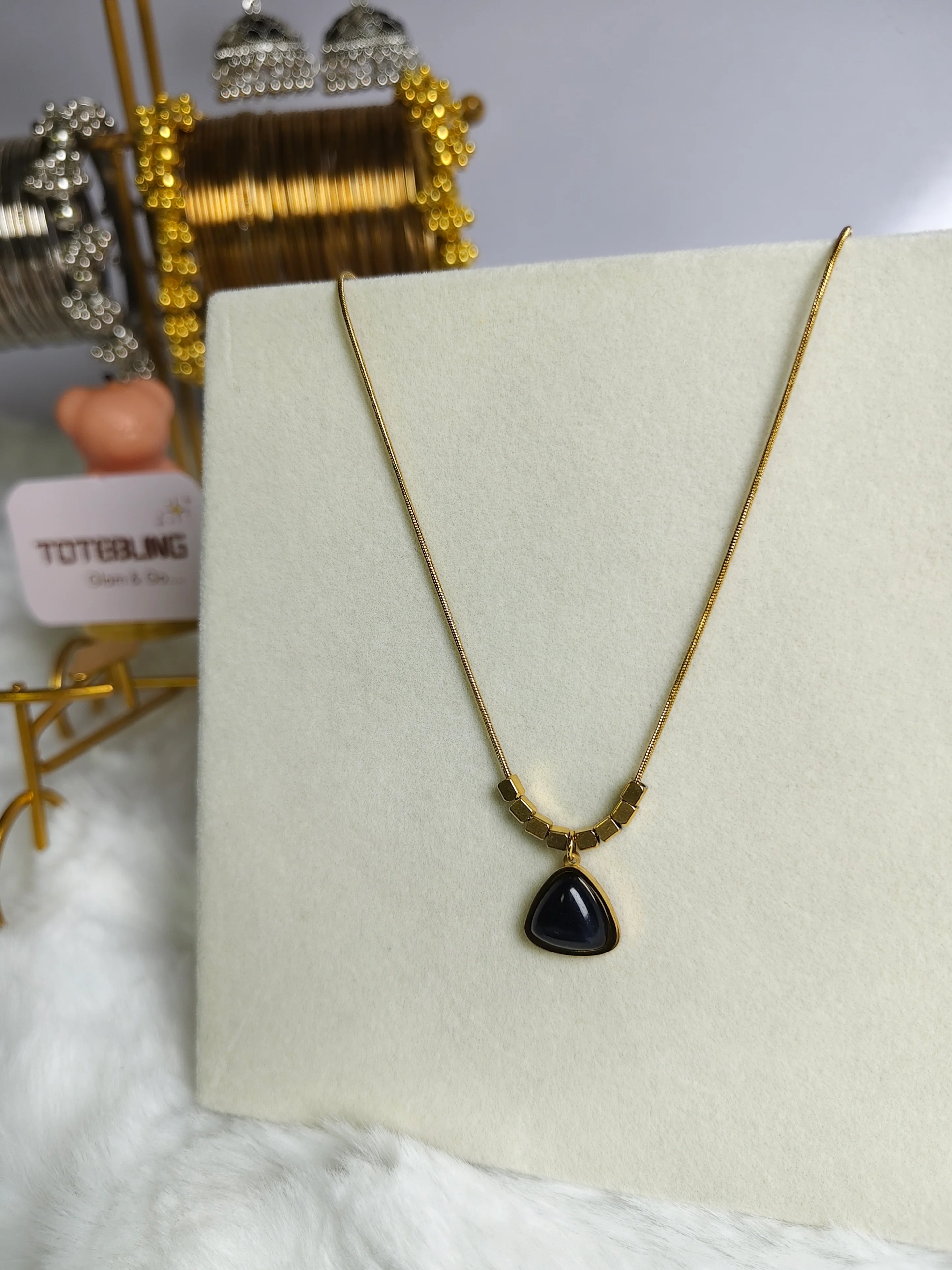 Midnight Teardrop Necklace✨