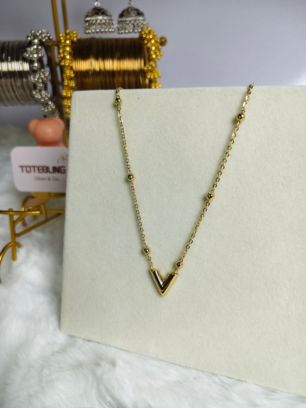 Golden V-Shape Necklace✨