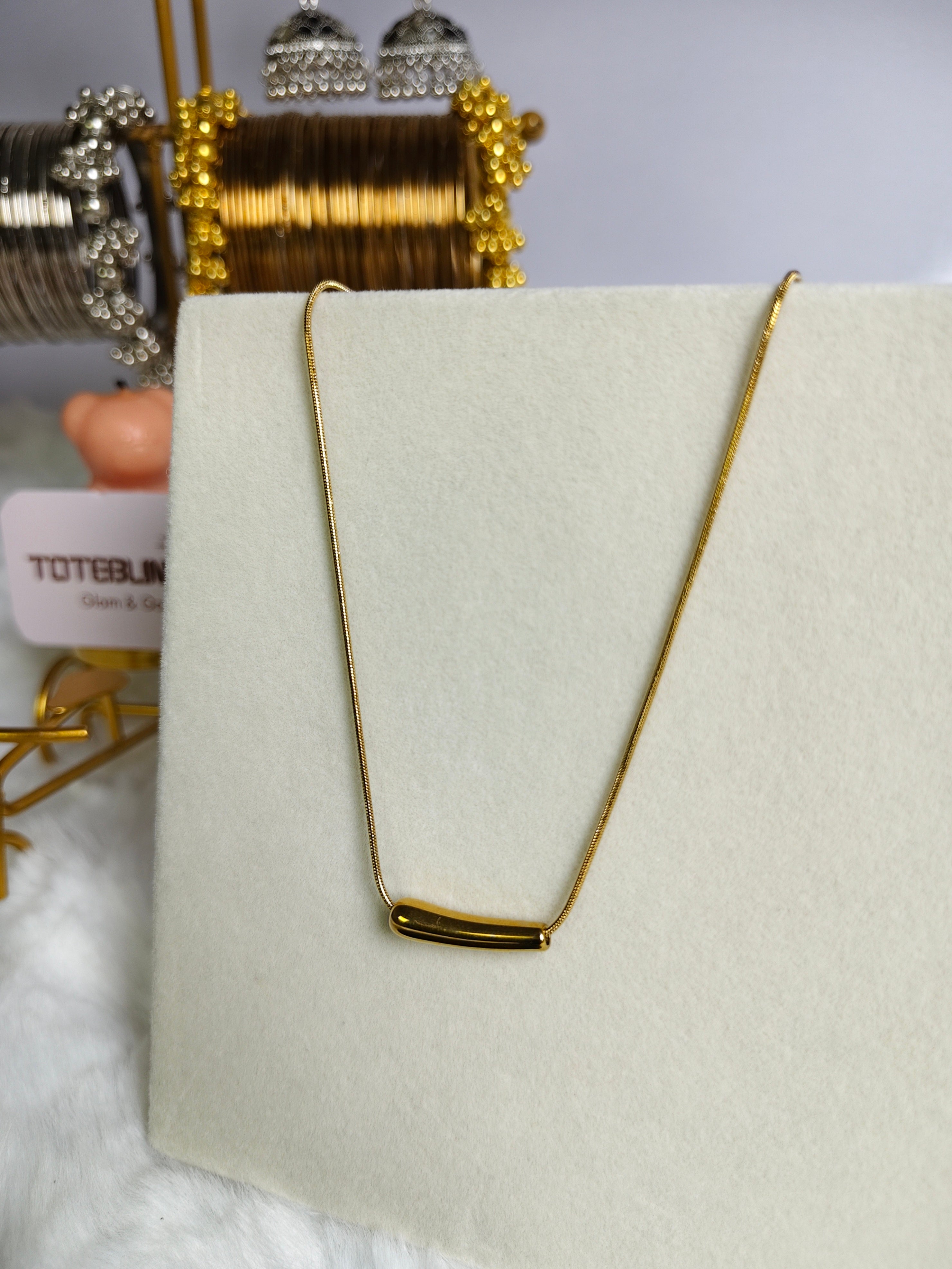 Gold Bar pendant✨