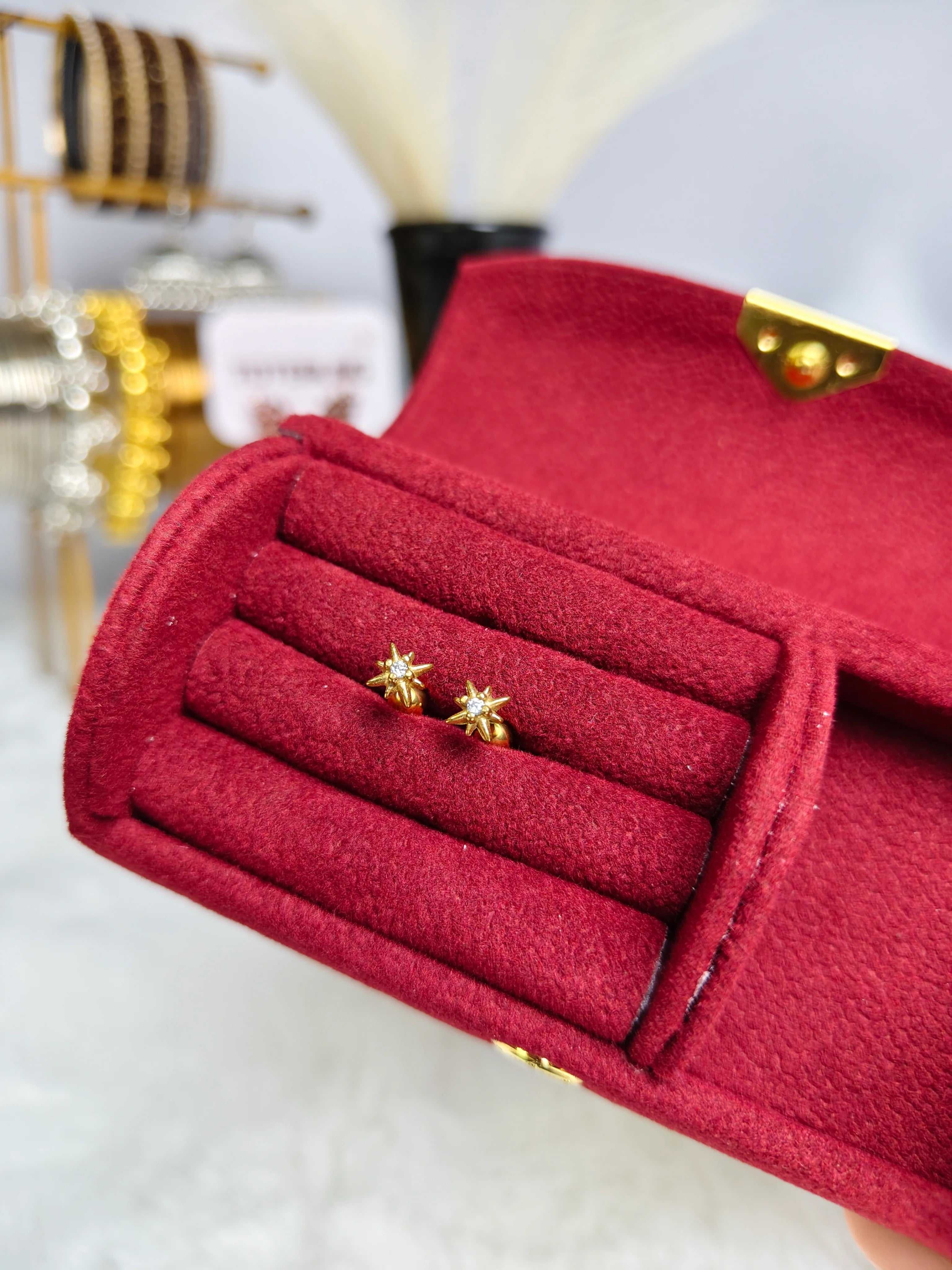 Sparkling Studs✨