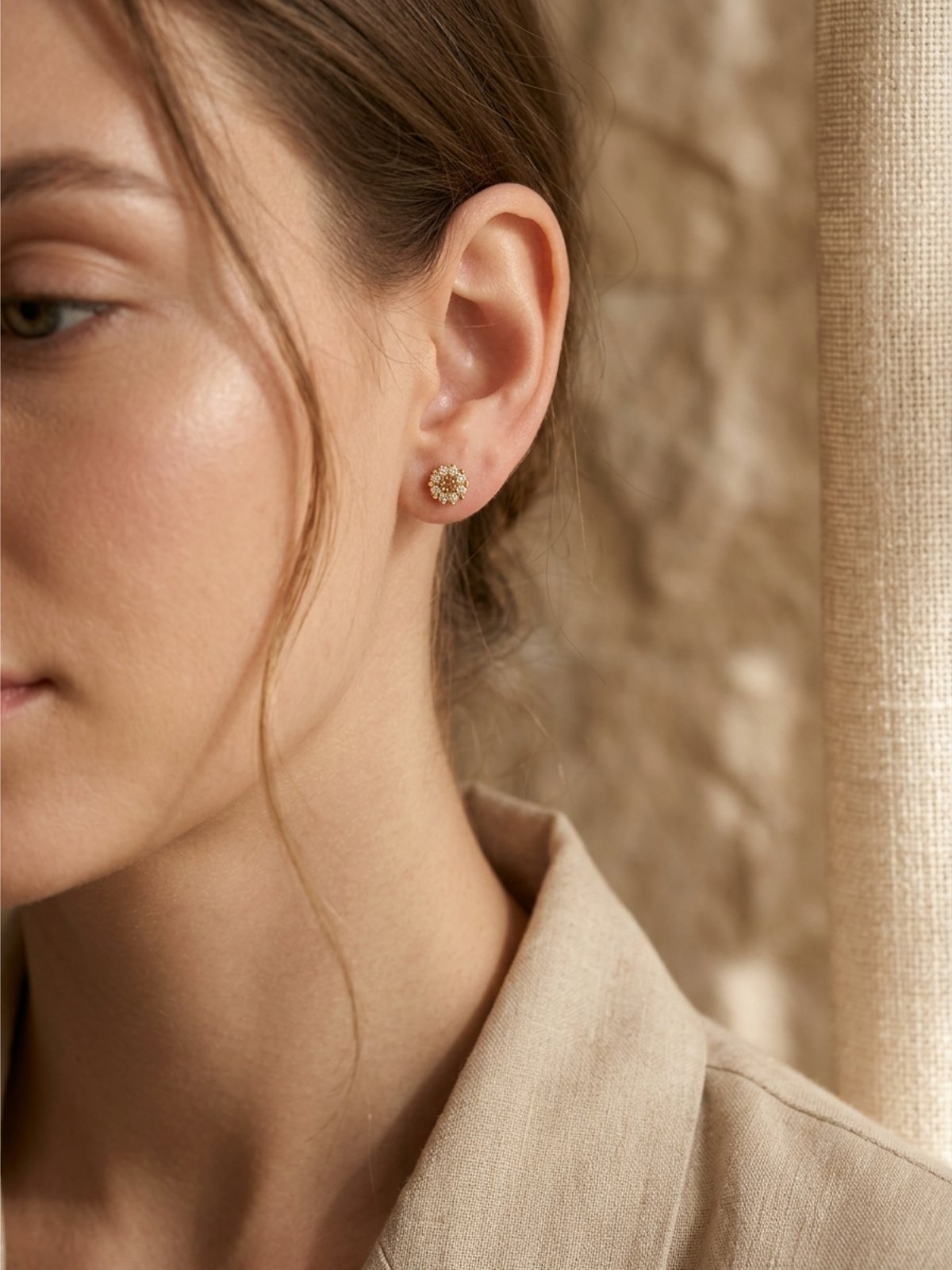Tiny Floral Stone stud - 21 carat Gold Plated - Hypoallergenic✨