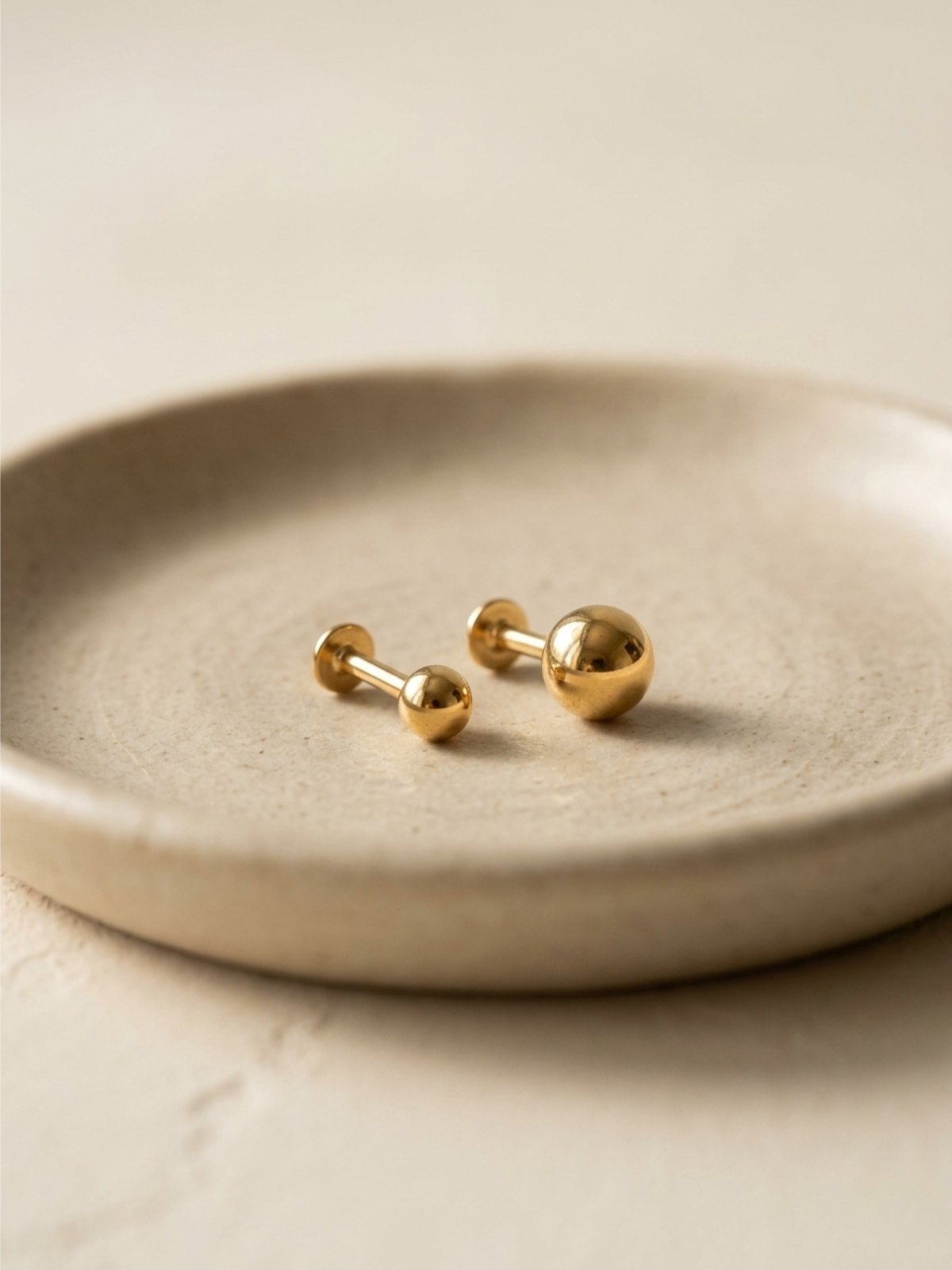 Dot Studs - 21 Carat Gold Plated - Hypoallergenic✨