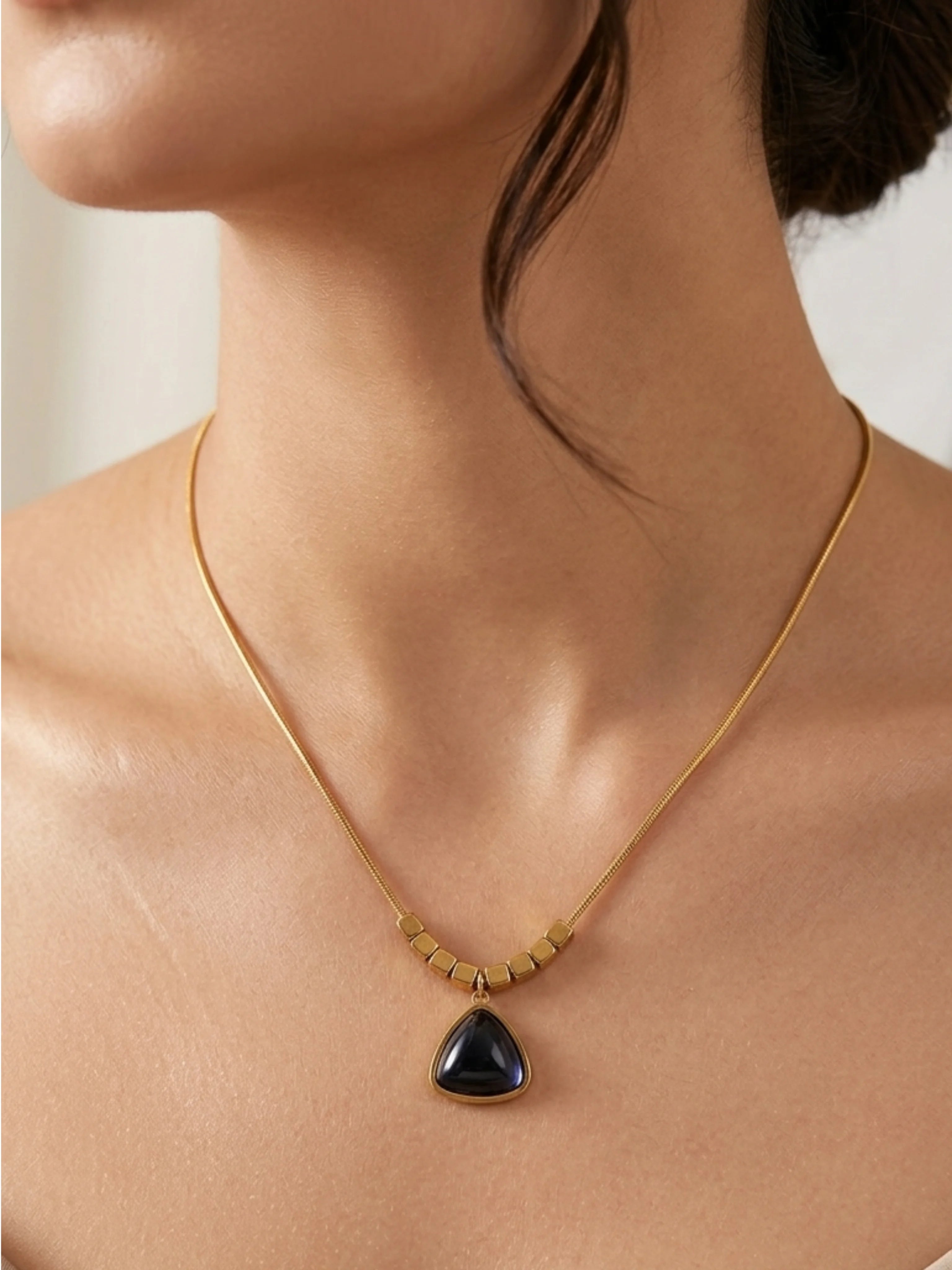 Midnight Teardrop Necklace✨
