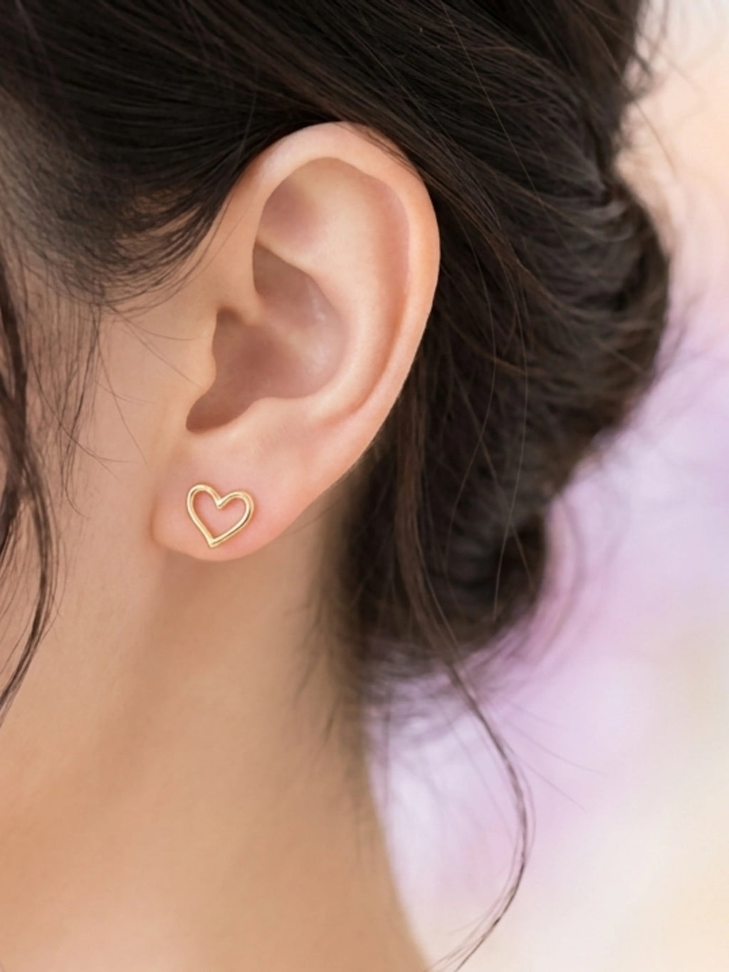 Gold Heart Studs✨