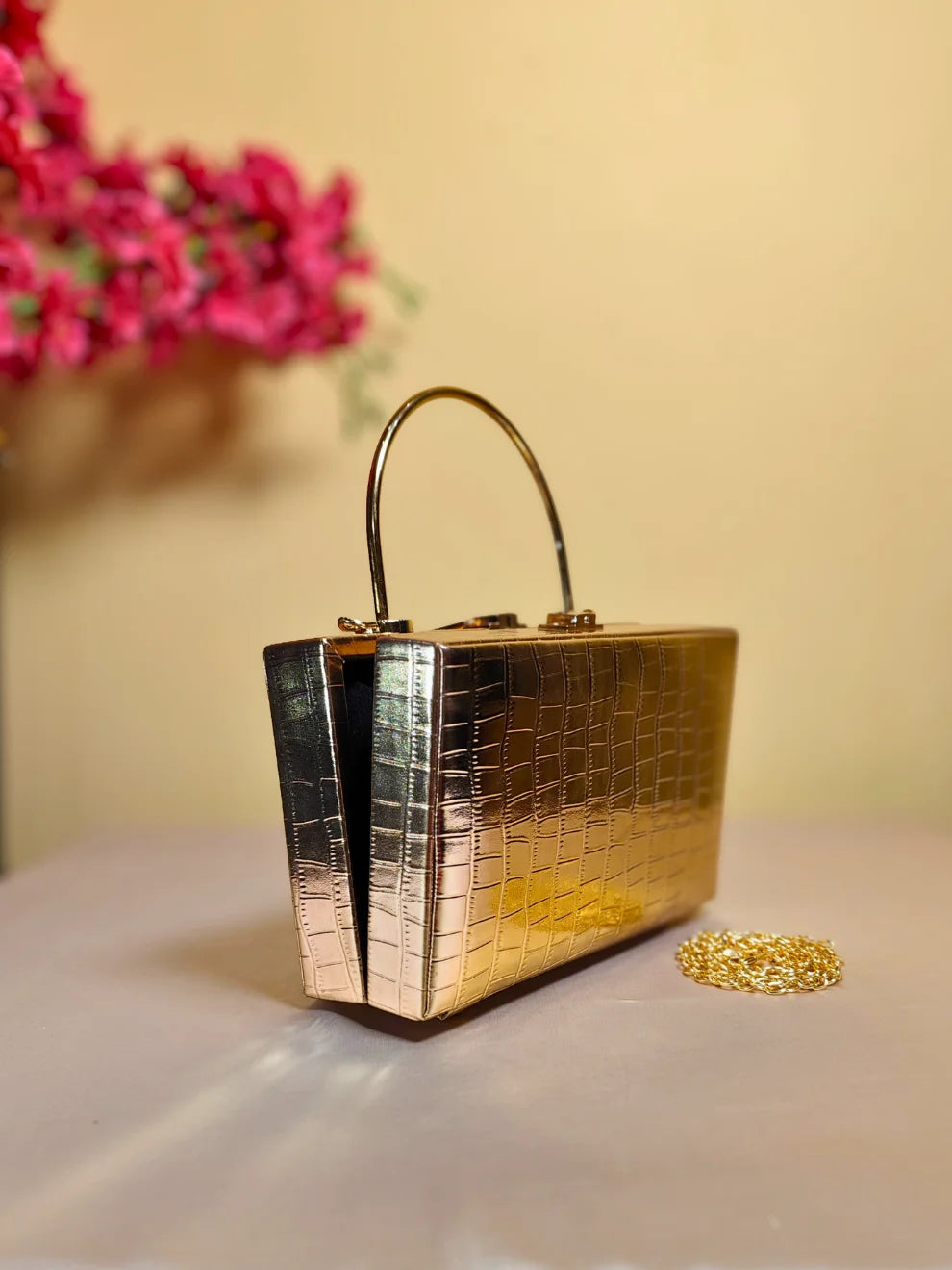 Pebble Clutch-Golden