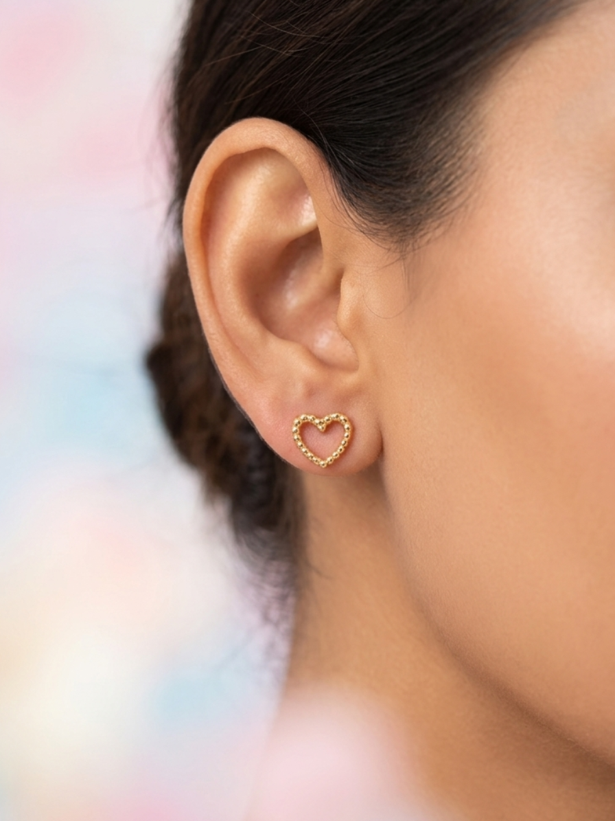 Heart studs✨