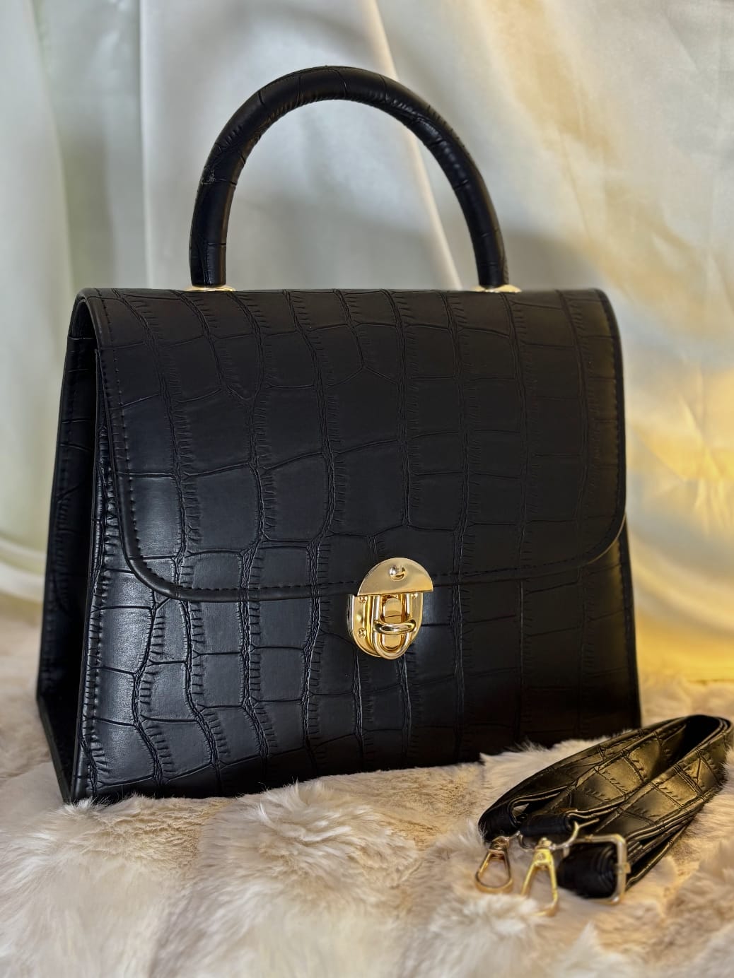 Crovella matt Handbag-Black